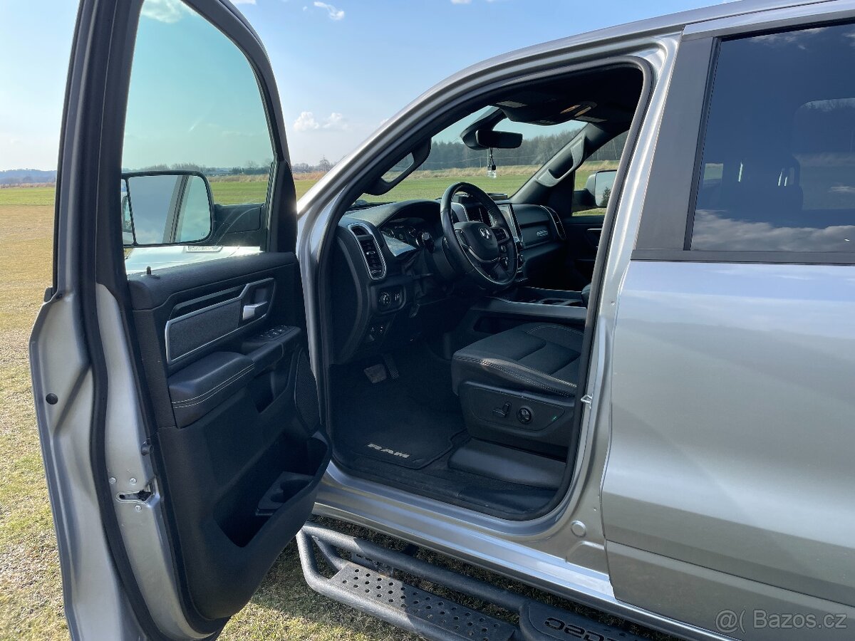 Dodge RAM 1500 BIGHORN r.v.2020 - 9