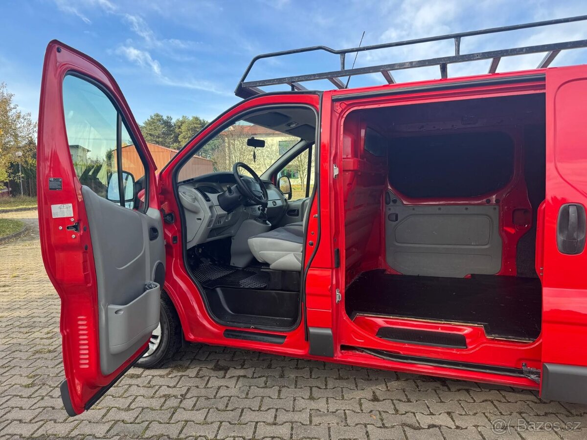 RENAULT TRAFIC 2.5DCI 107KW LONG 2X ŠOUPAČKY MOD.2008 - 9