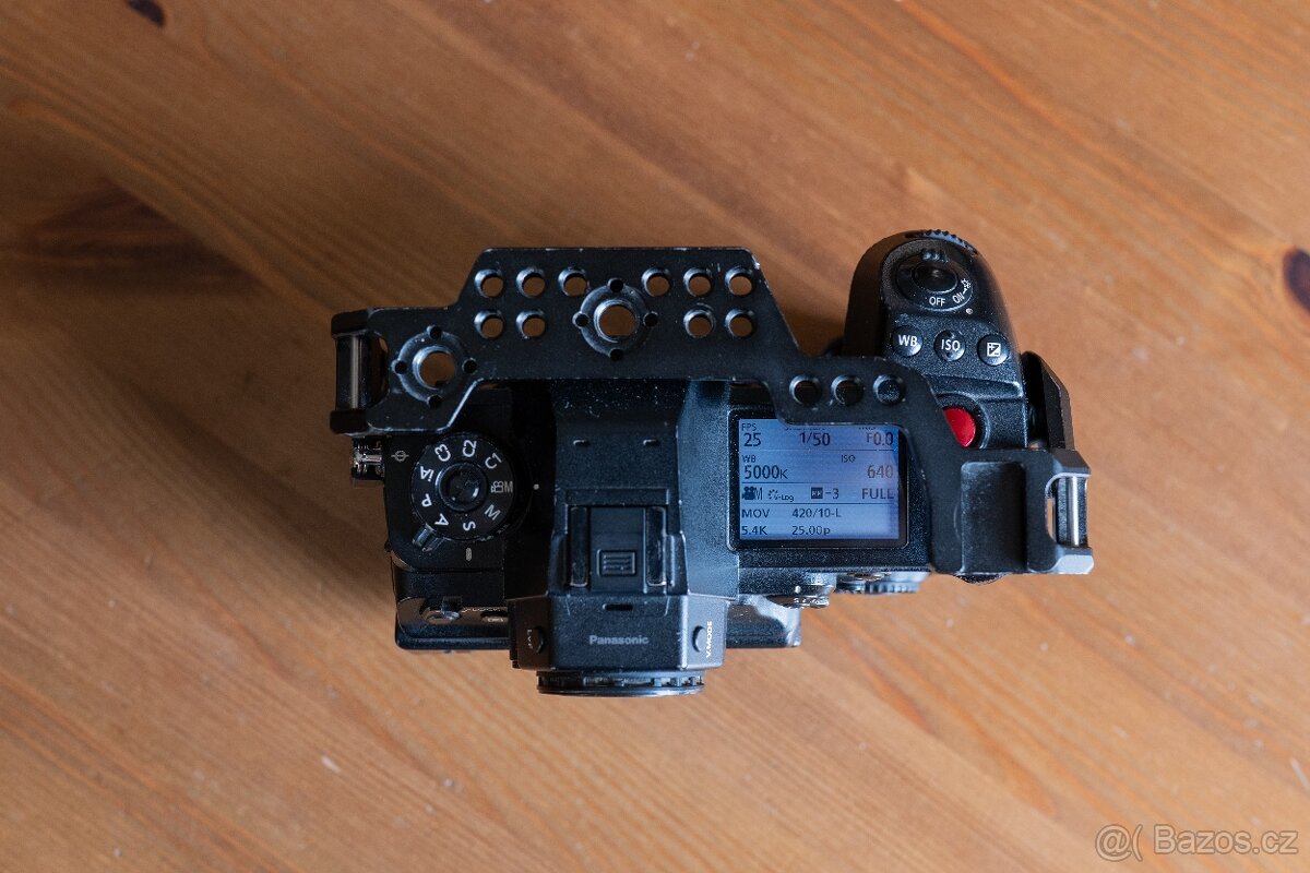 Panasonic Lumix S1H – skvělý stav, včetně klece SmallRig - 9