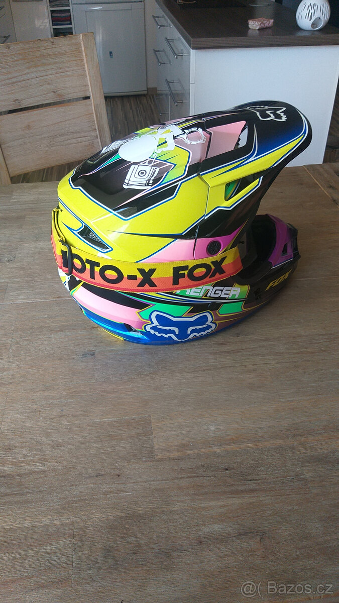 Prodám motocrosovou helmu Fox, vel. XS - 9
