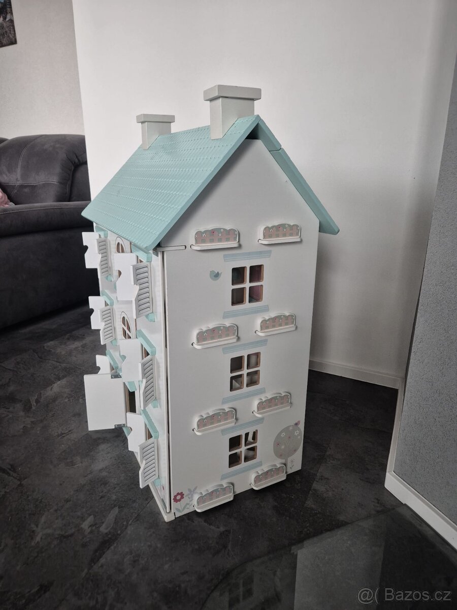 Dřevěný dětský domeček pro panenky - 9