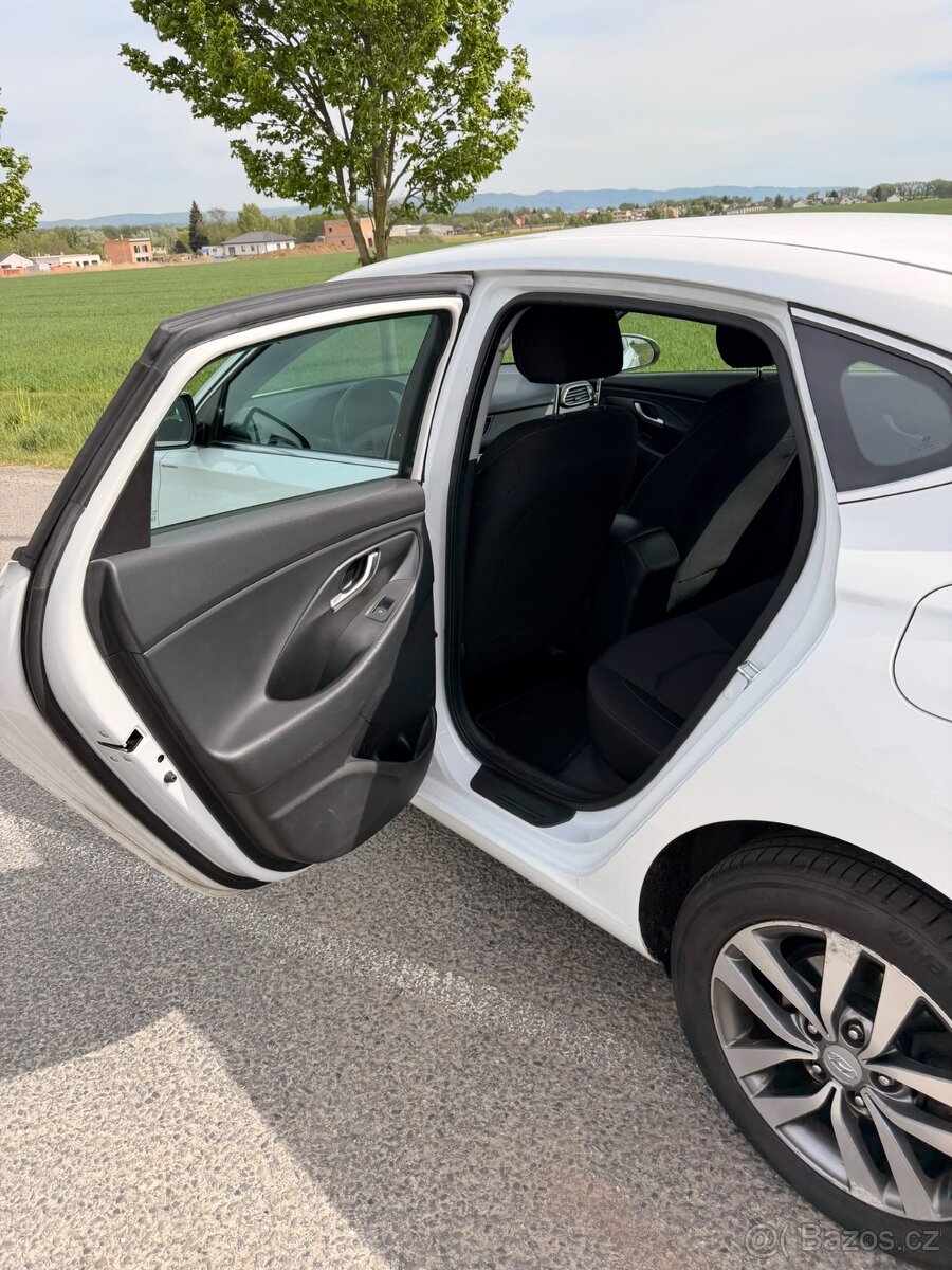 Hyundai i30 hatchback, 103 kW/1.4 T-GDI - 9