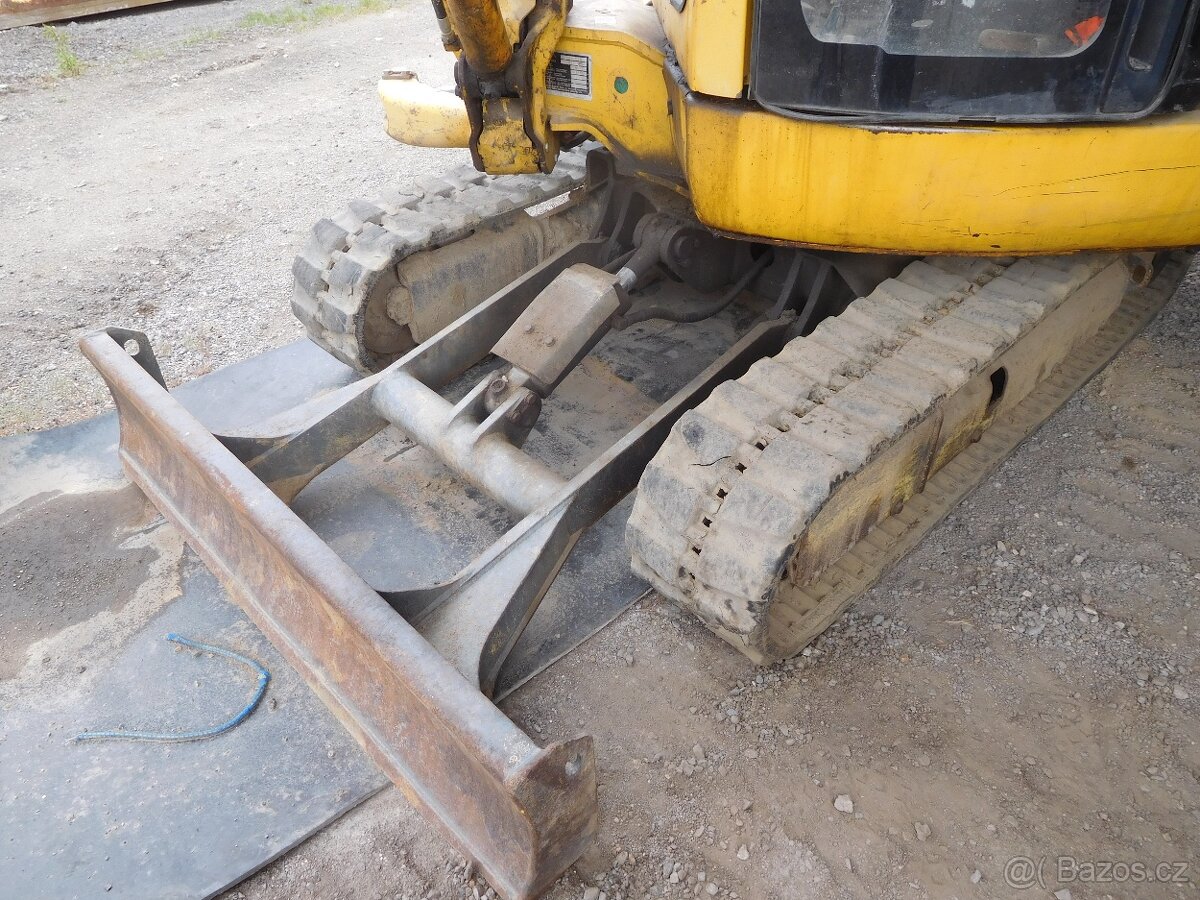 Pásový bagr Komatsu 3,6 tuny - 9