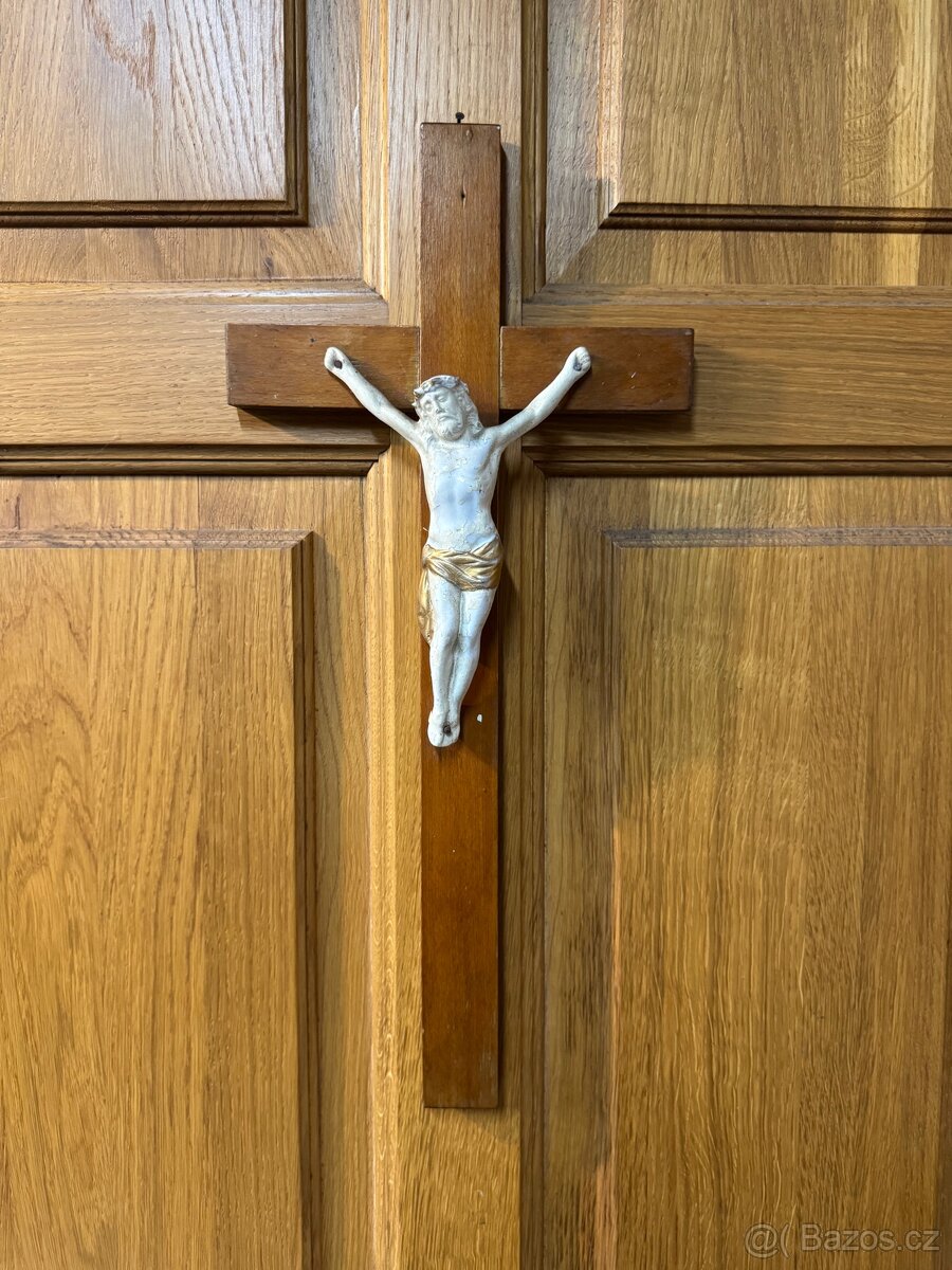 Různé typy starožitných křížů - 9