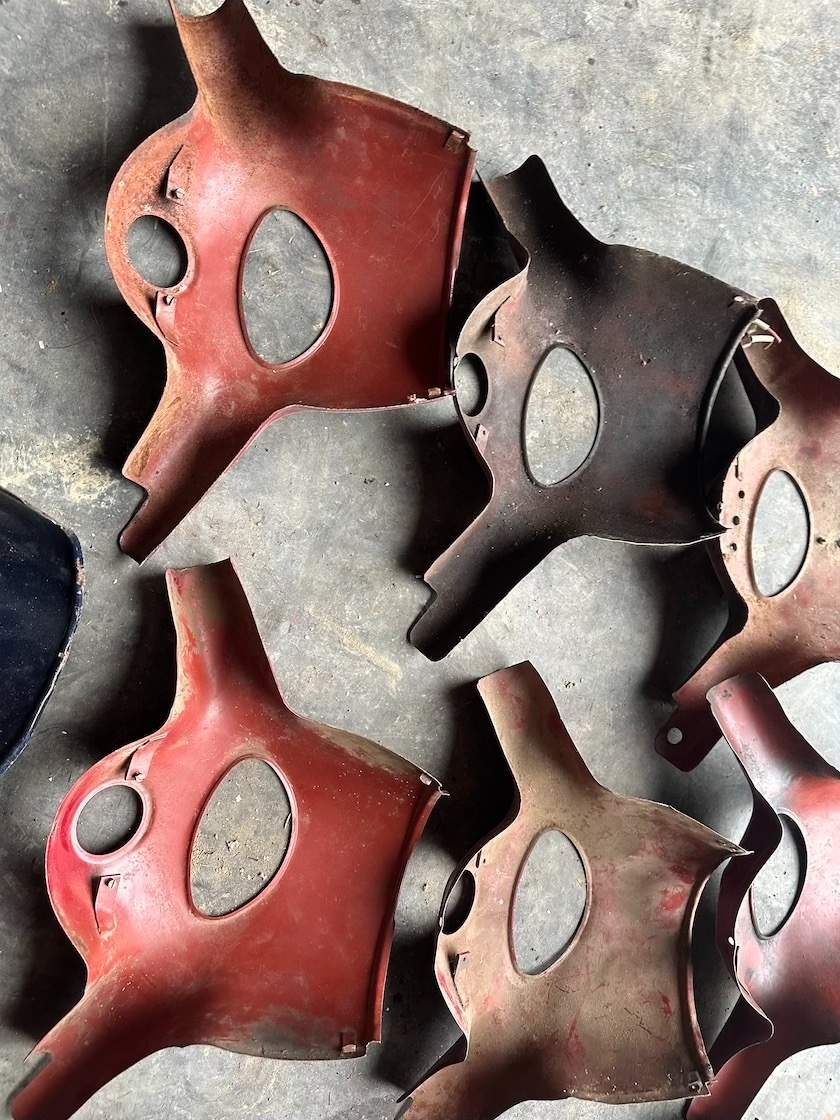 Predám horní maska JAWA 250 350 panelka, kus - 9