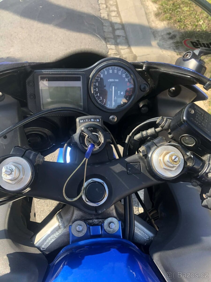 Honda CBR 600f - 9