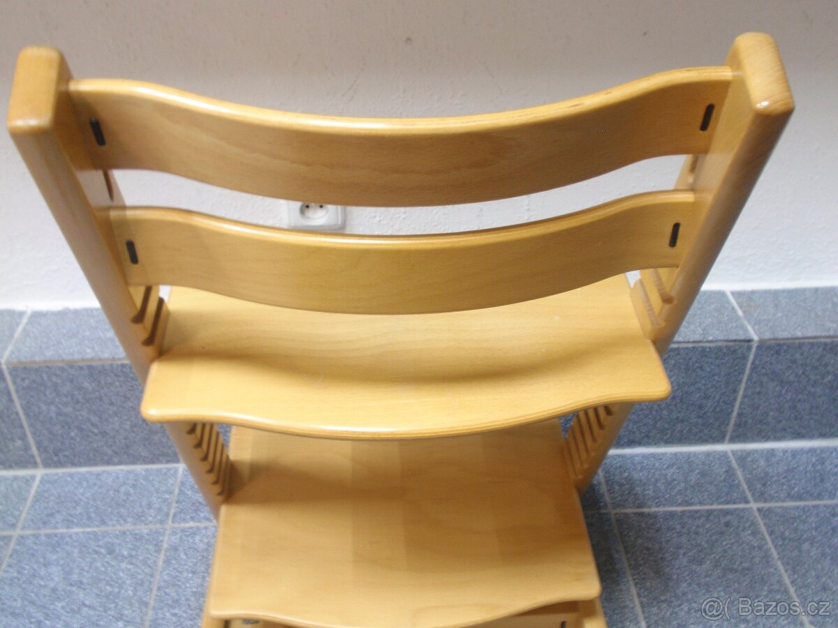 KRÁSNÁ MASIVNÍ DŘEVĚNÁ ROSTOUCÍ ŽIDLE STOKKE TRIPP TRAPP - 9