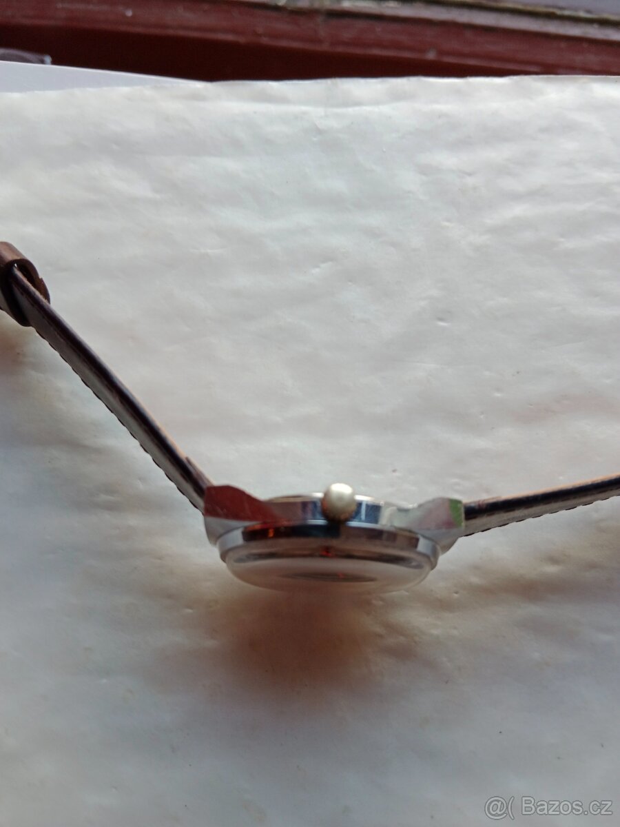 Staré, funkční hodinky Prim- televize - 9