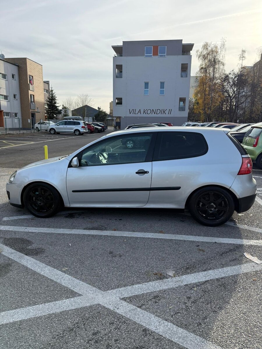 VW GOLF V 1.4 16V - 9