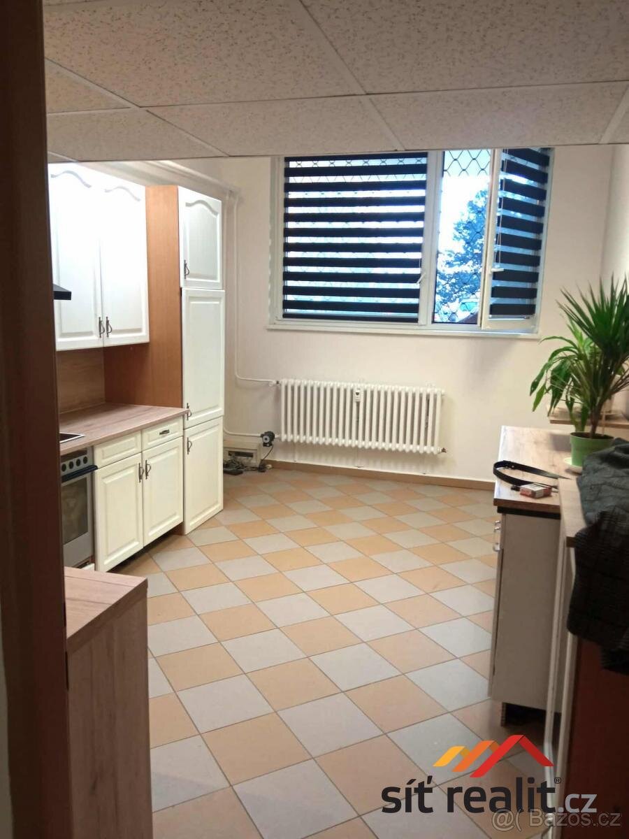 Prodej bytu 3+1 Matúškova-Praha - 9