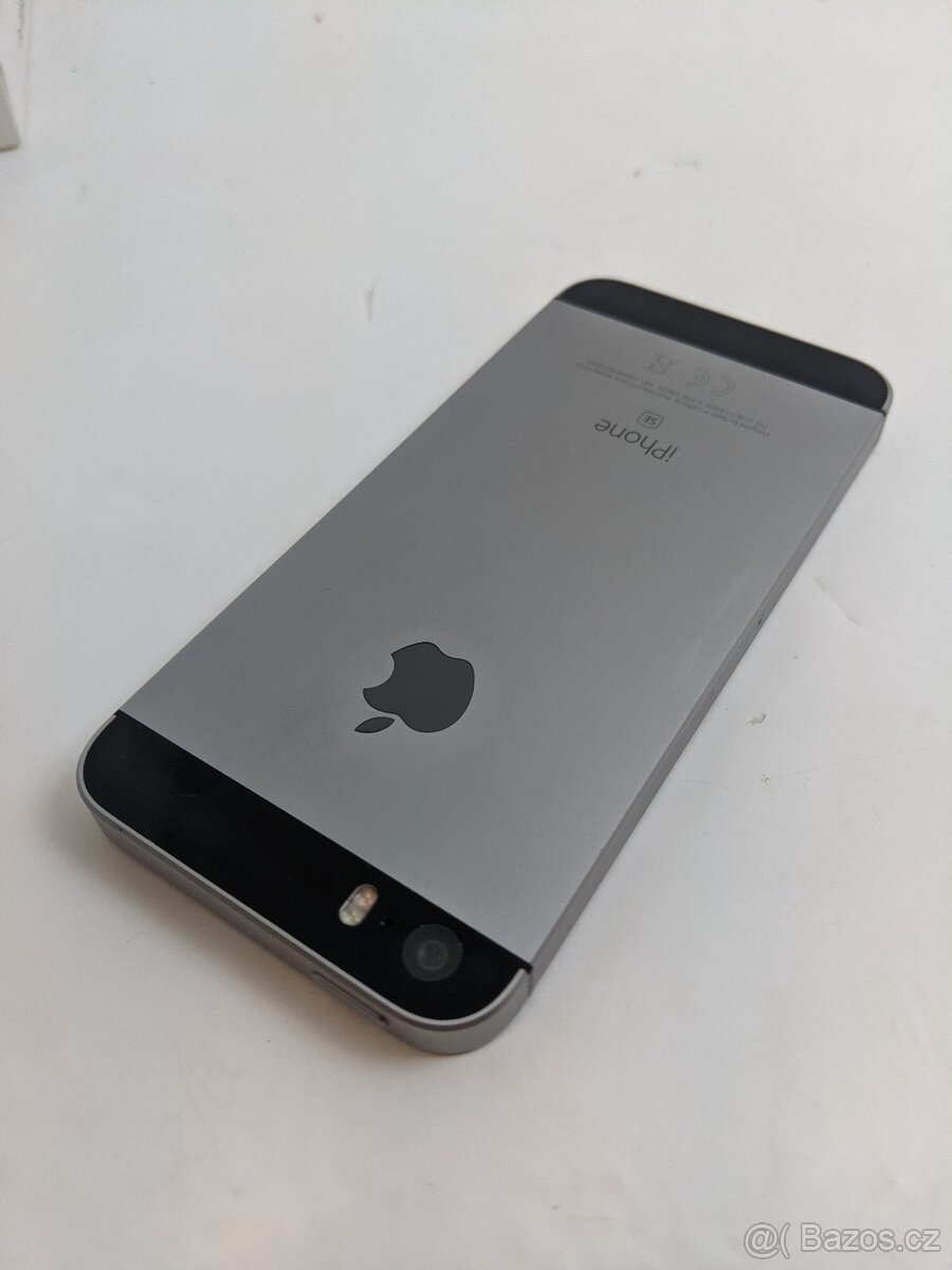 iPhone SE(2016) 128gb black. Záruka 6 měsíců - 9