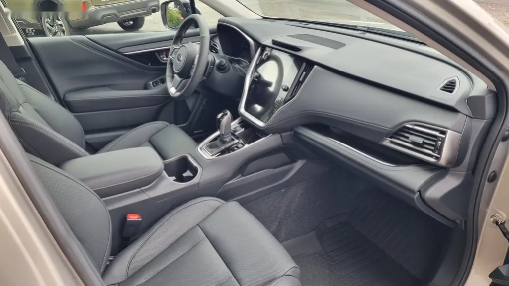 Subaru Outback, 2,5CVT Touring + Harman K. - 9