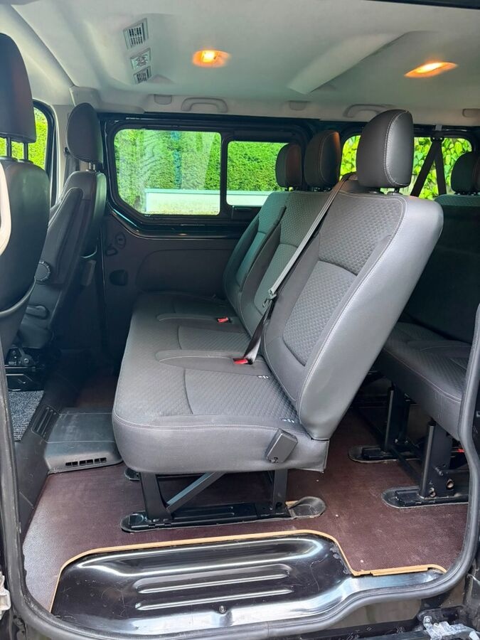 Opel Vivaro, 1.6 CDTI BiTurbo 8MÍST - 9