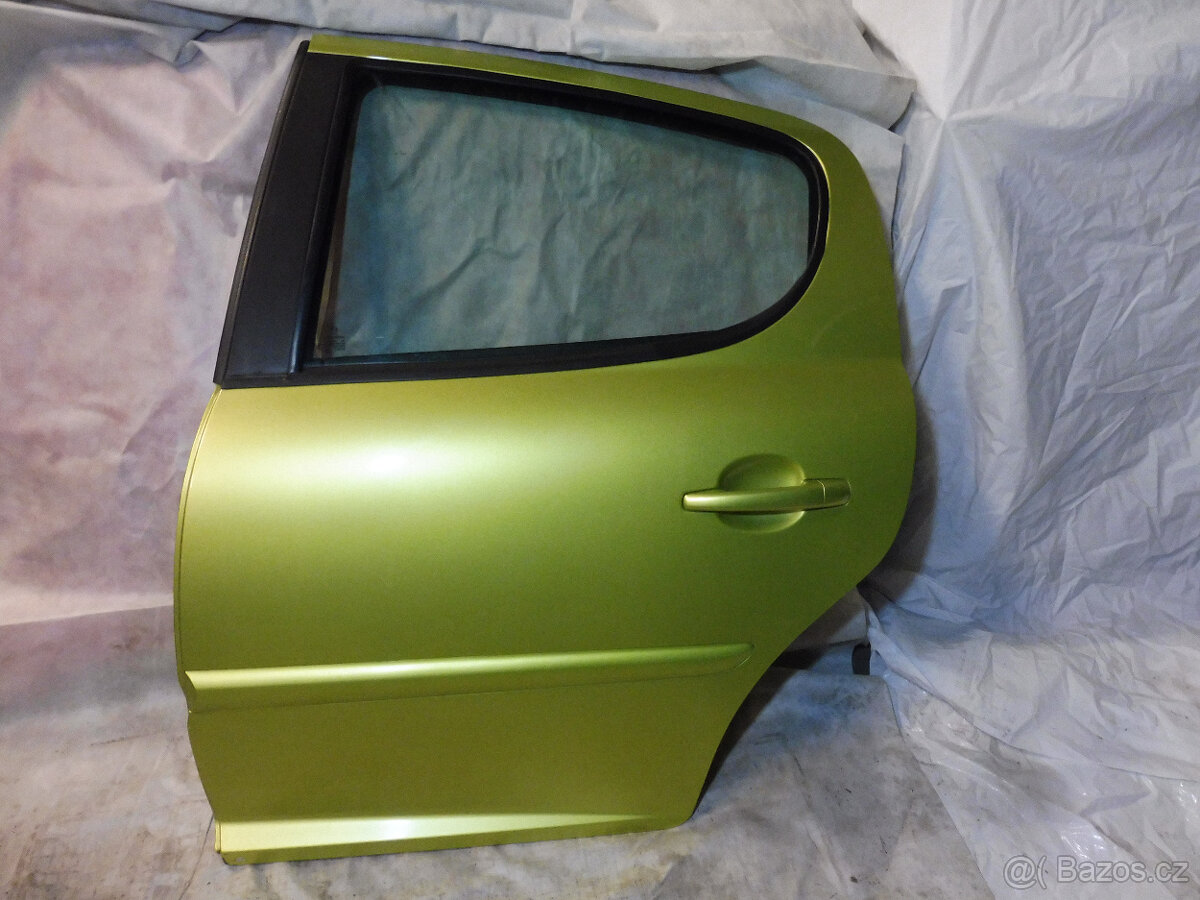 Prodám všechny dveře na PEUGEOT 207 , rv: 2007 - 9