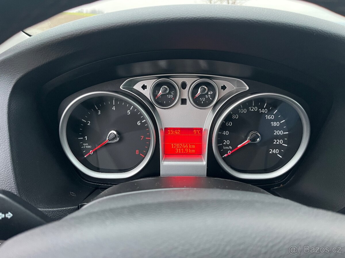 Ford Focus-Titanium 1.6i 74kw rok 2010, najeto 120tis - 9