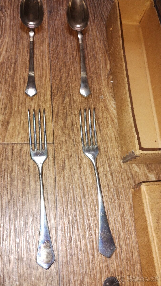 Příbory sada s krabičkou - 9