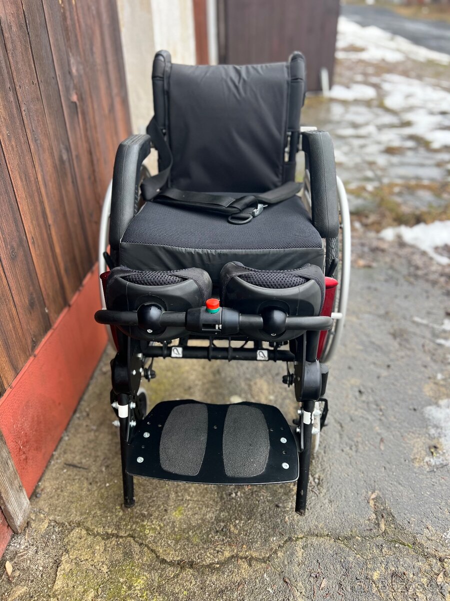 Elektrický stavěcí invalidní vozík - 9
