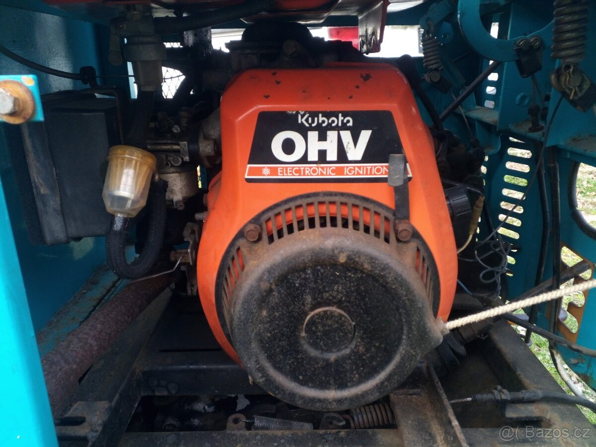 Japonský pásový dumper Kubota - nosnost 600kg - 9