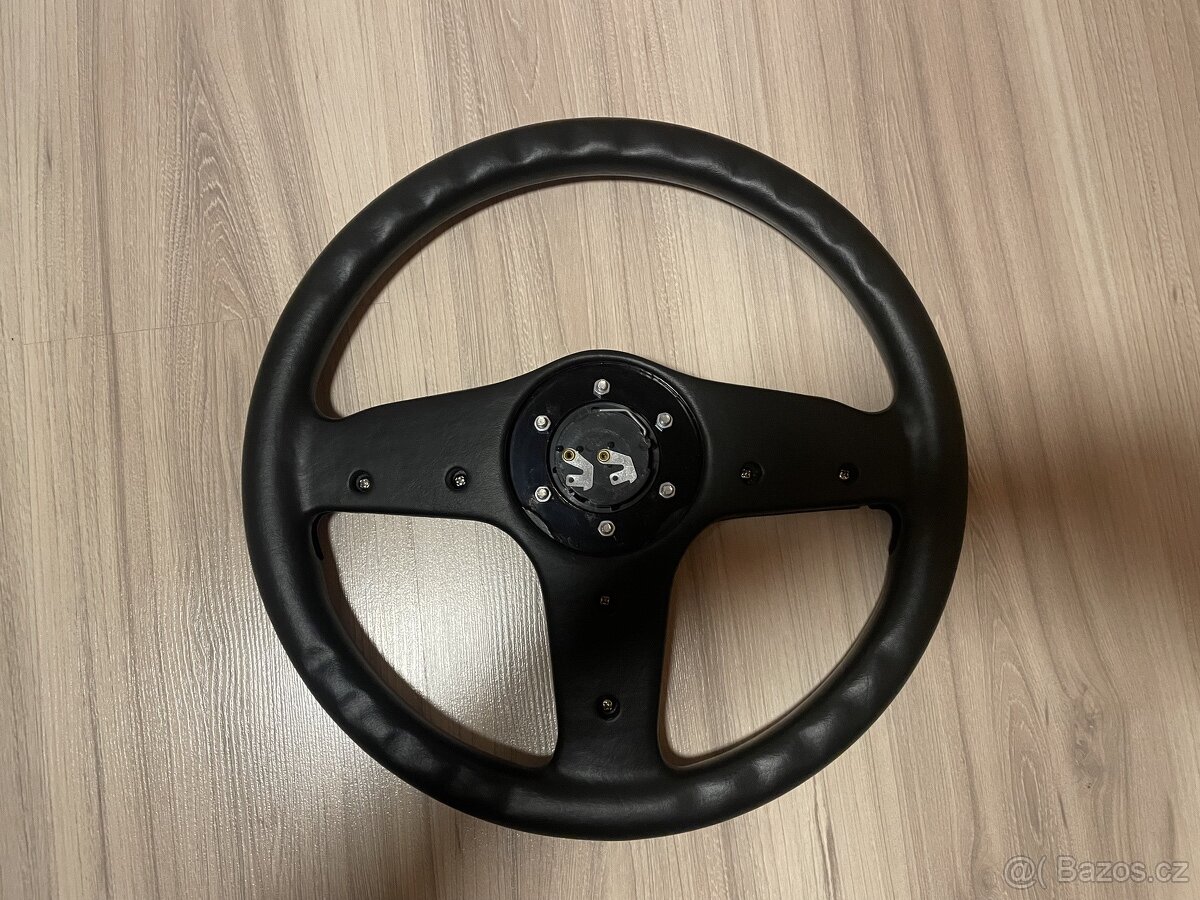 Volant s logem BBS - 9