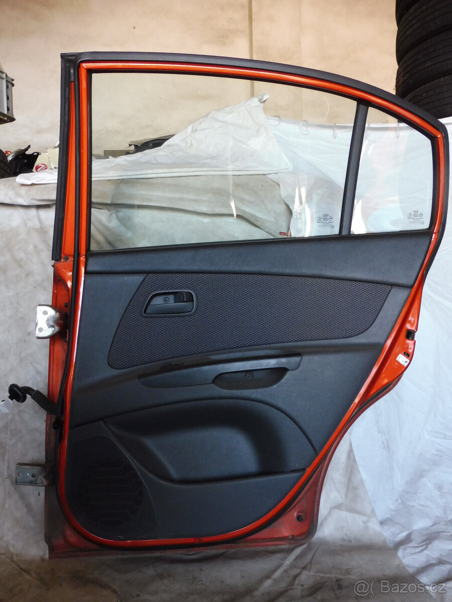 Prodám díly z nebourané KIA RIO, rv: 2011,typ: DE M111 - 9