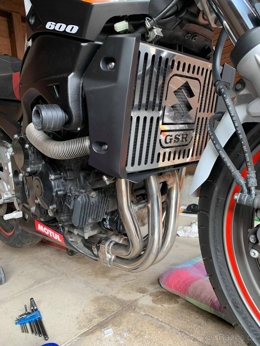 Kryt chladiče silnice - 9