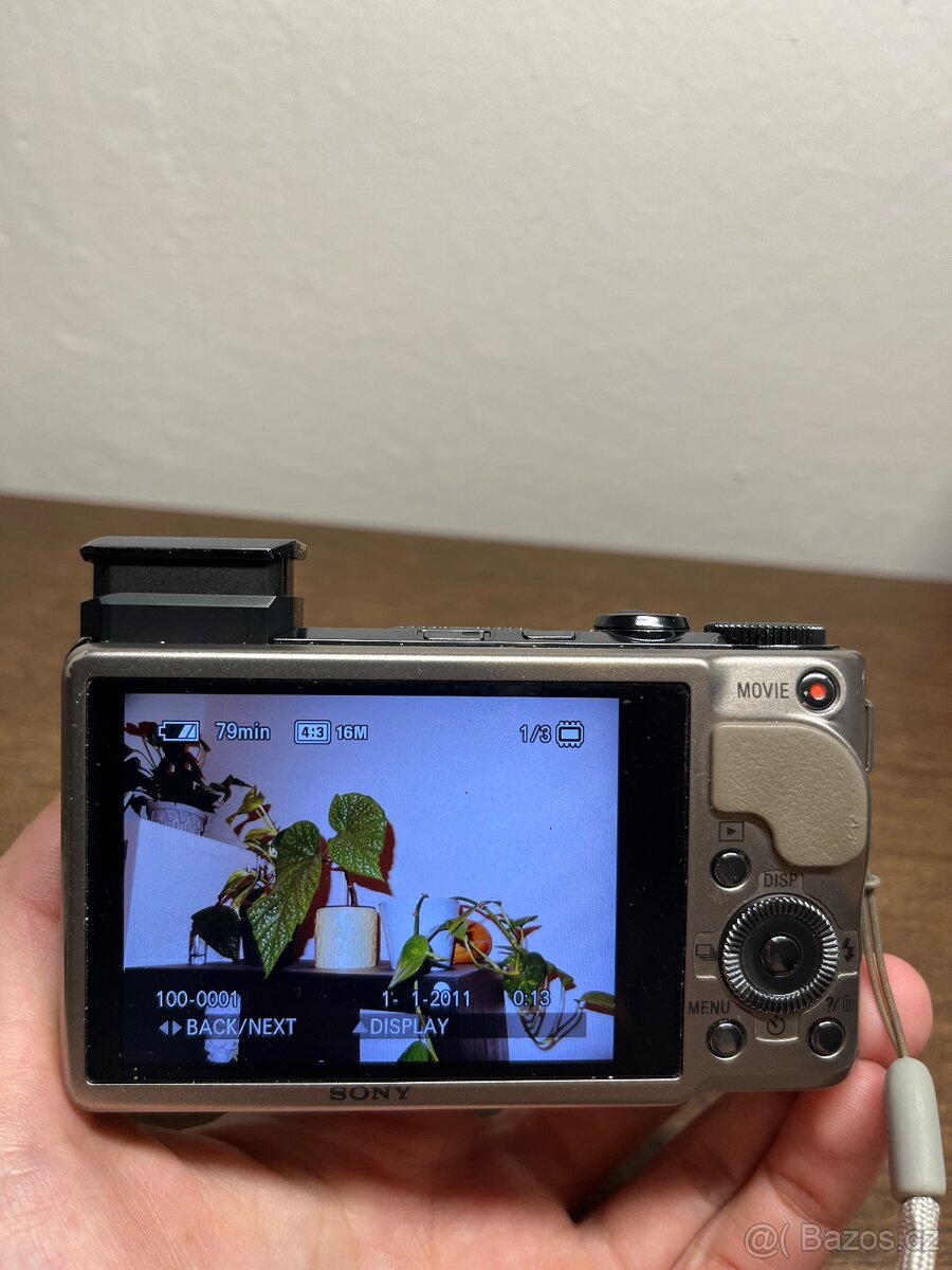 Sony cybershot DSC-HX9V - 9