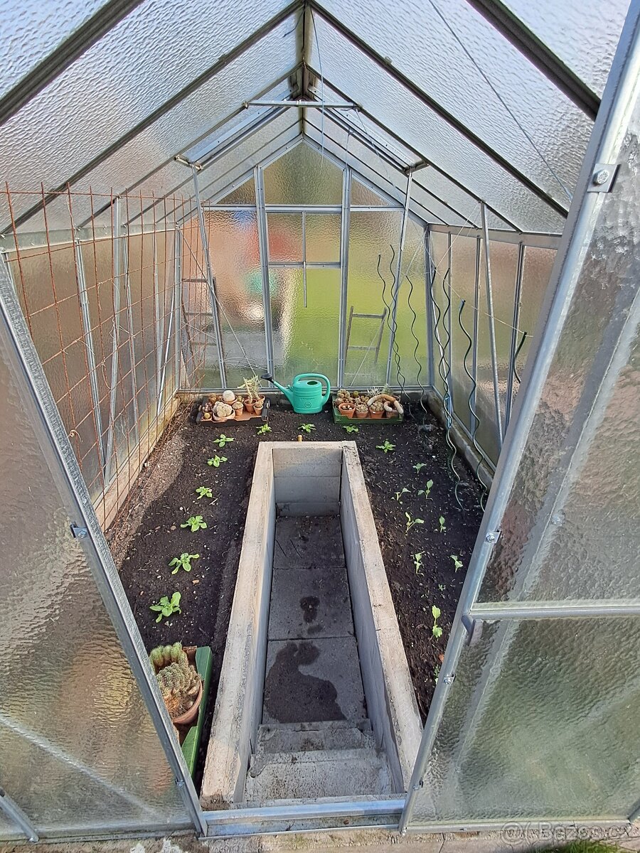 Domeček se zahradou - 9