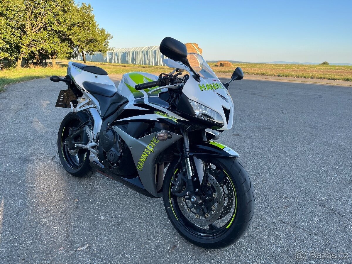 HONDA CBR 600 RR- 2011 - 9