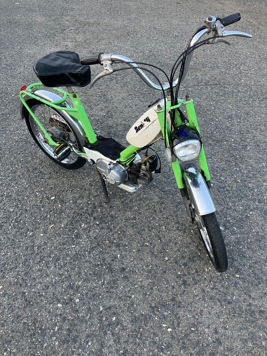 Benelli moped - 9