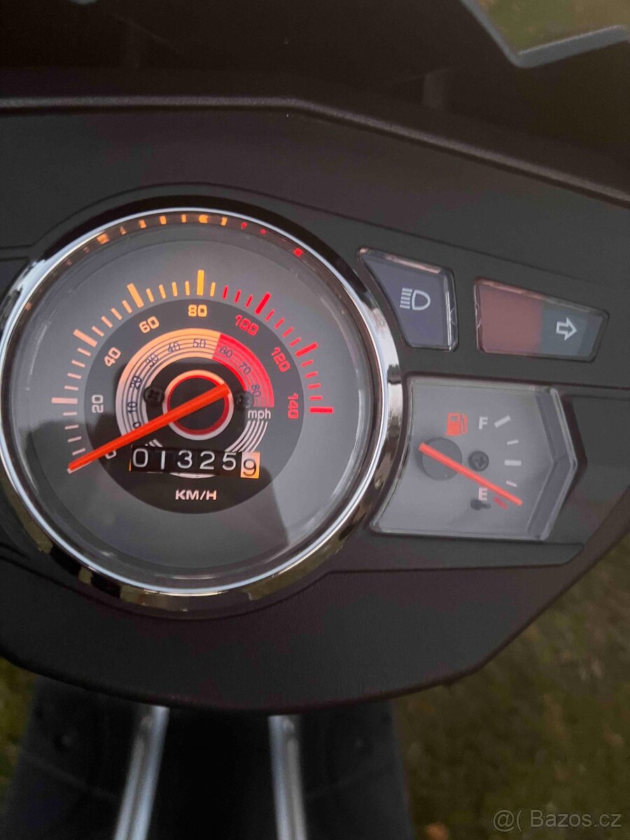 Skútr Maxon Matador 125 - 9