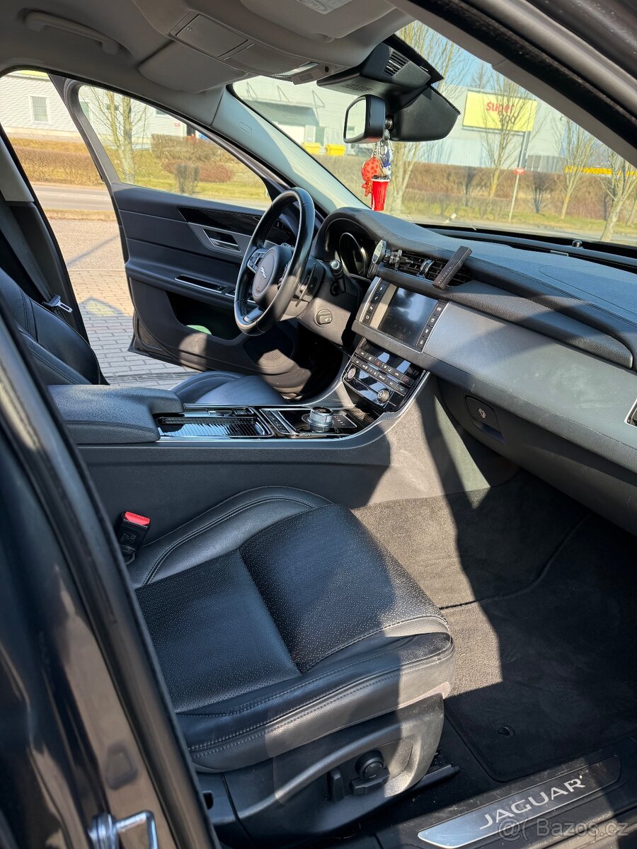 Jaguar XF, 2.0L Diesel - 9