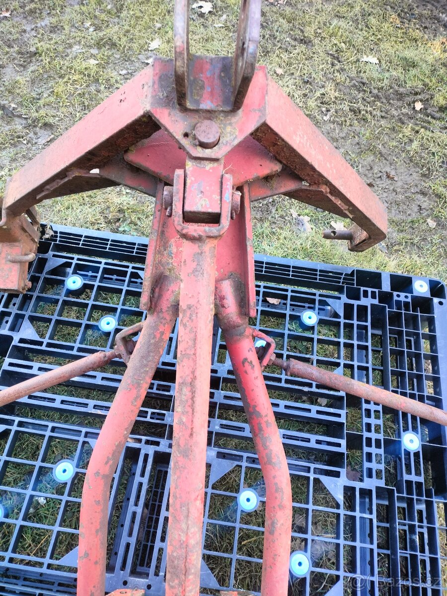 Prodám závěs ,kozu na obraceč sena EELLA TH 4 - 9