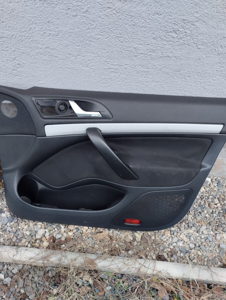 PRODAM NAHRADNI DILY KE KARAVANU NEBO OBYT.AUTA - 9