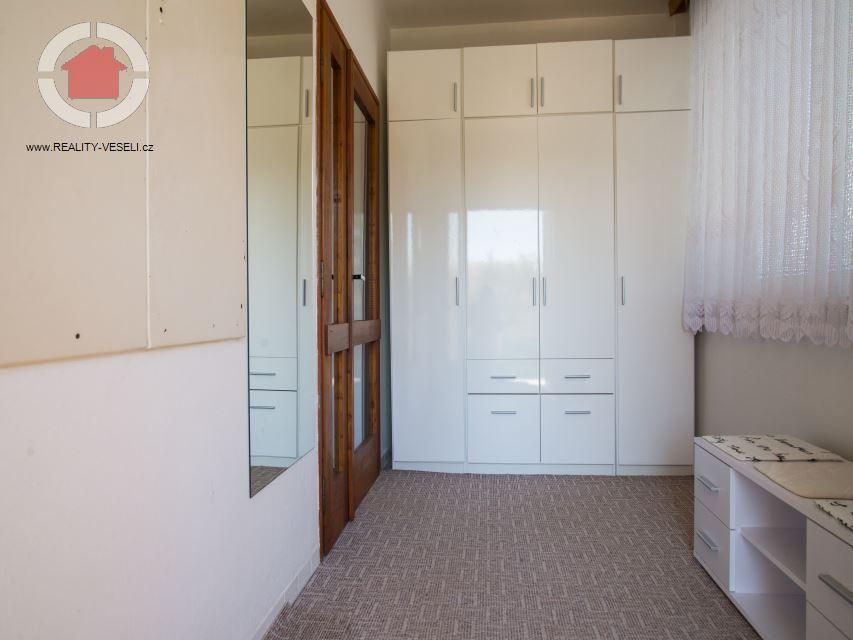 Prodej rodinné vily 7+2 ve Veselí nad Moravou, 250 m2 - 9