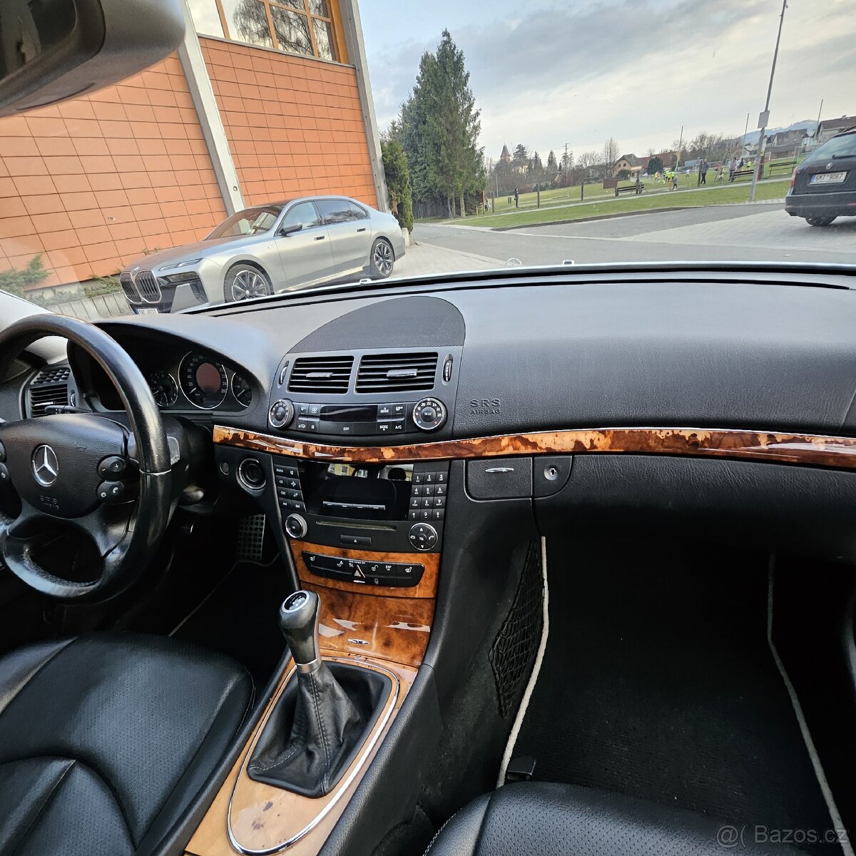 Mercedes-Benz E200 - 9