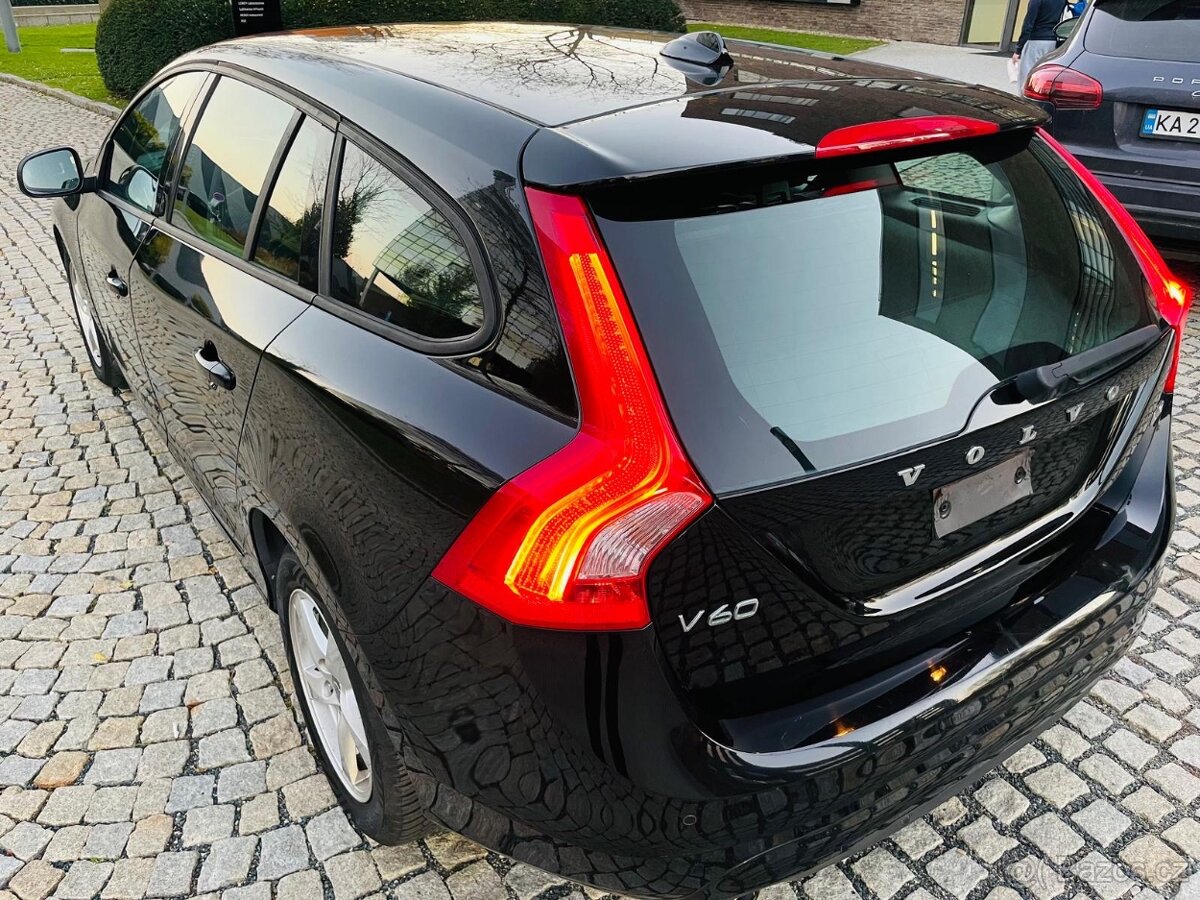 Volvo V60 2.0D3 5VÁLEC MANUÁL LED VÝHŘEV SENZORY - 9