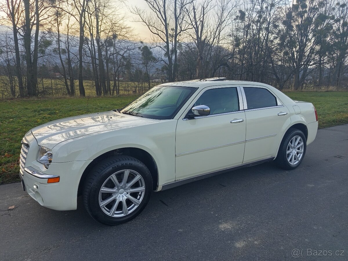 CHRYSLER 300C 5.7HEMI AWD VÝMĚNA MOŽNÁ - 9