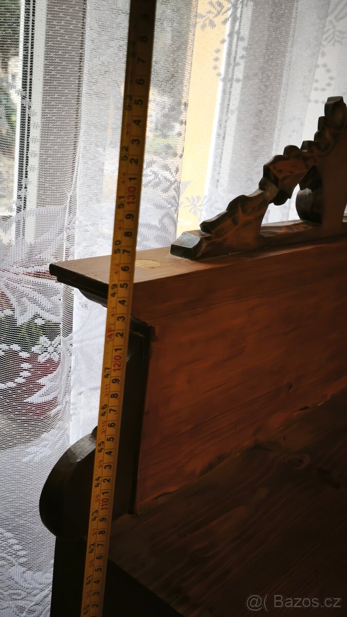 Starožitná dřevěná vitrína. - 9