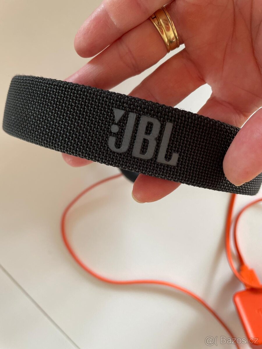 JBL Live 400BT - 9