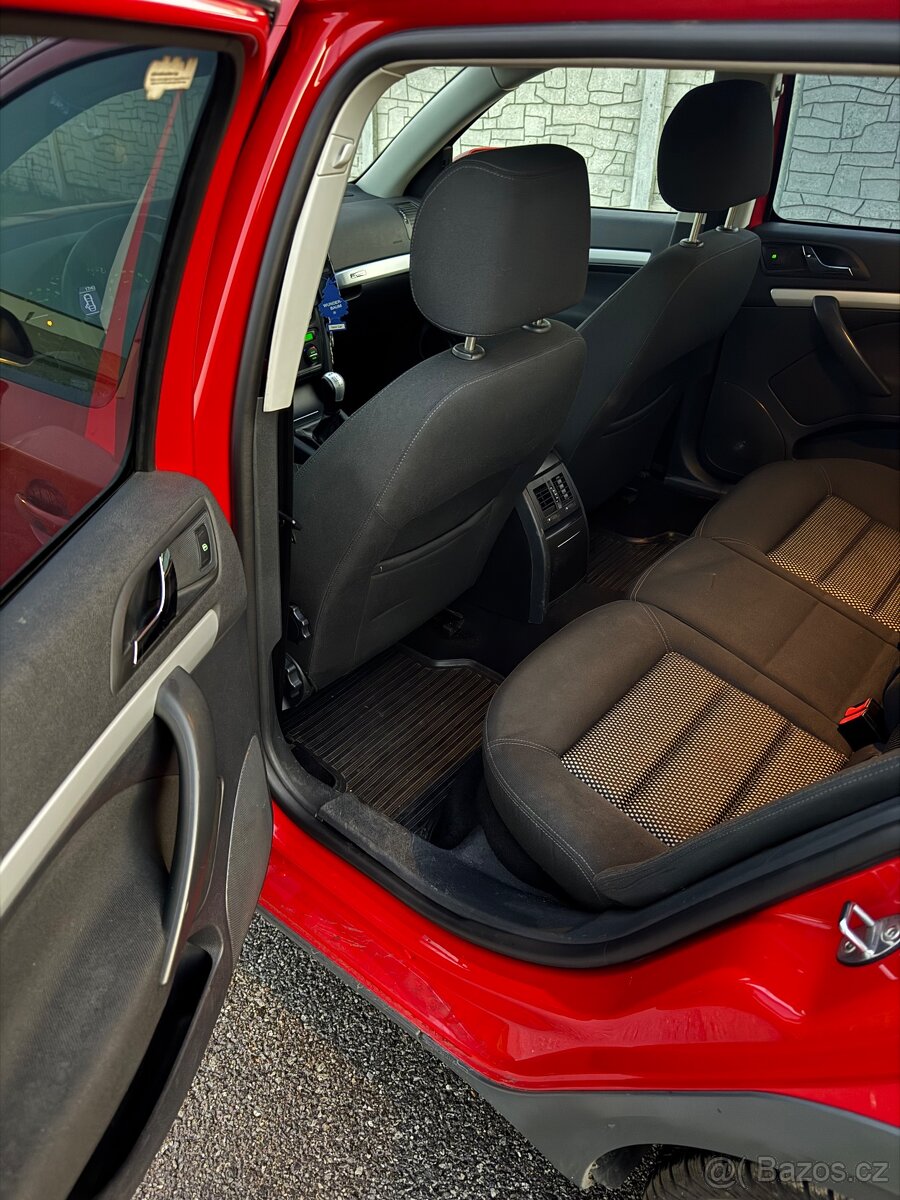 Škoda Octavia II SCOUT 2.0 TDI - 9