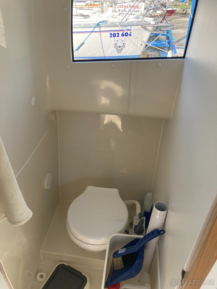 Motorová kajutová loď Bluestar Holiday 720 - 9