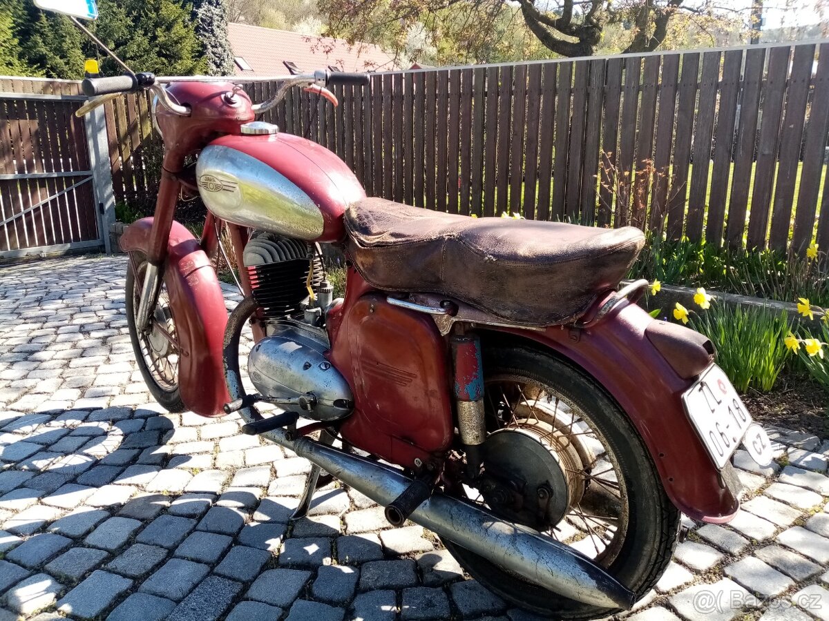 Jawa 250 - 9
