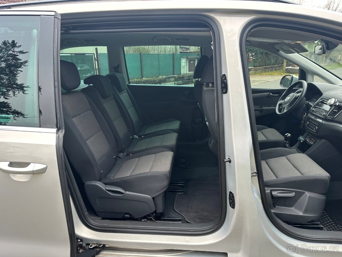 VW SHARAN 2.0 TDI 103 kW 4 MOTION 7 MÍST - 9