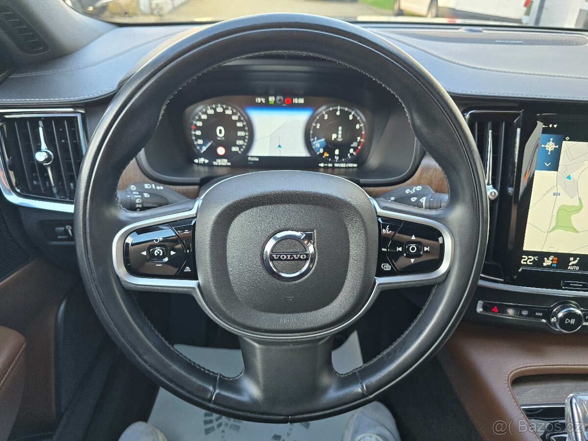 VOLVO V90 2,0 221kW B6 AWD 4x4 INSCRIPTION Auto 2021 ČR DPH - 9