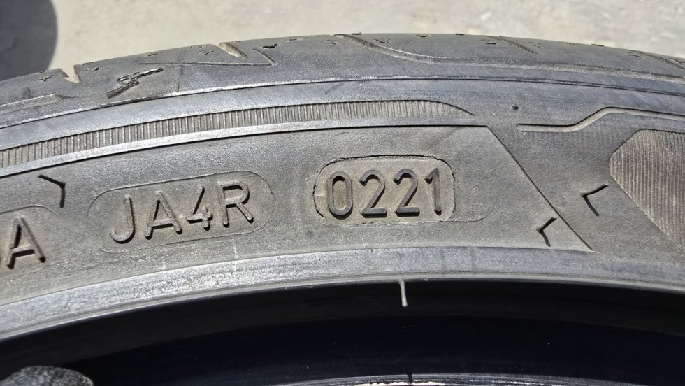 Letní pneu 225/40/19 Good Year - 9