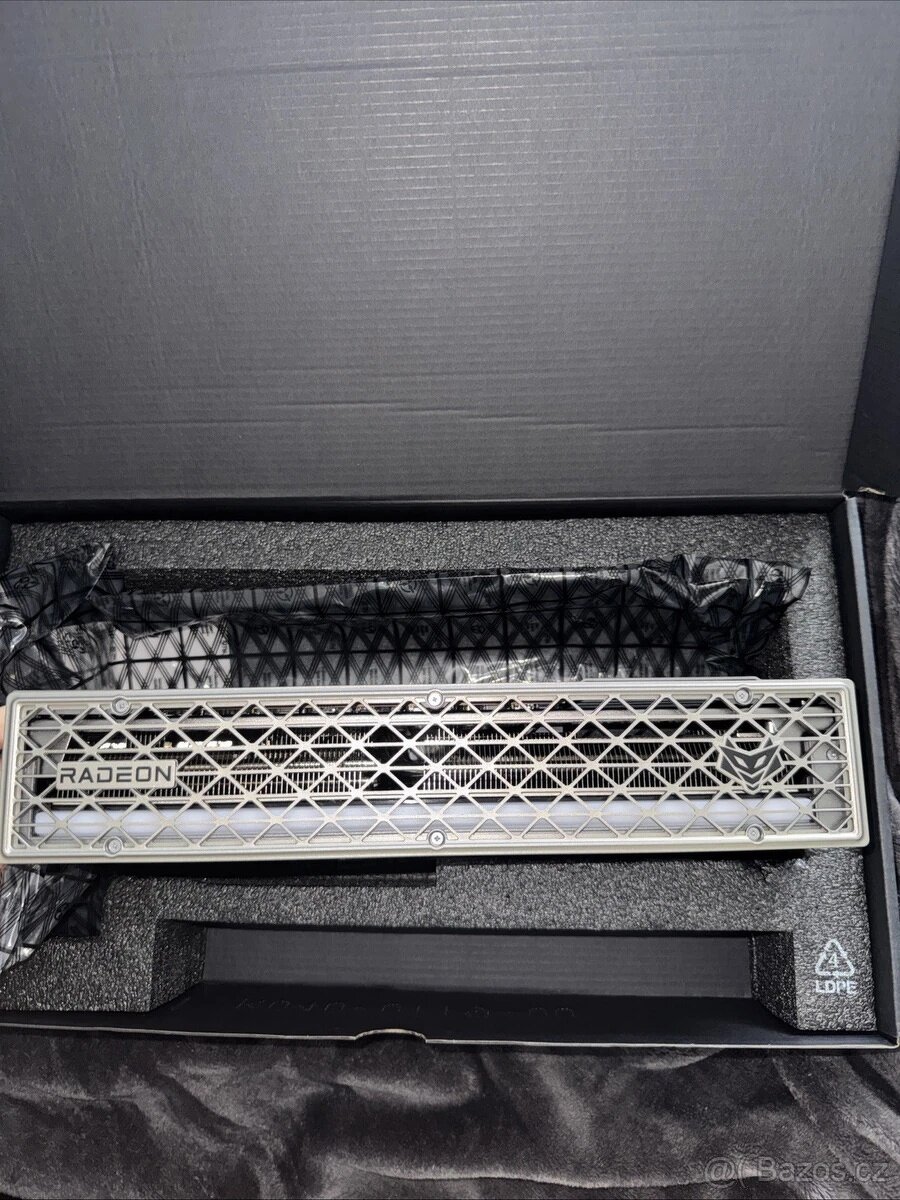 Sapphire NITRO+ Radeon RX 9070 XT 16GB - 9