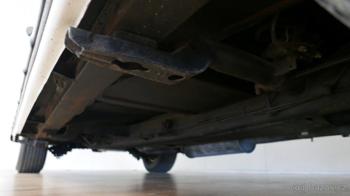 Mercedes-Benz 300 W 186 - 9