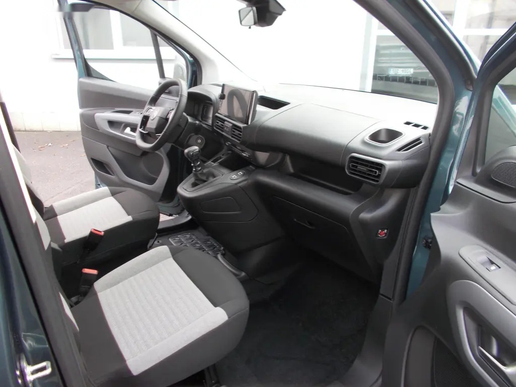 Citroën Berlingo, PLUS Petrol 110 Manual - 9