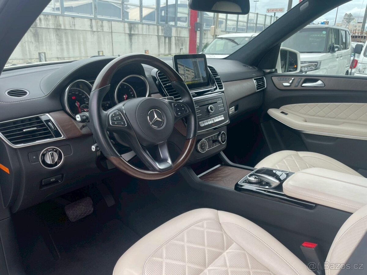 Mercedes Benz GLS500 - 9