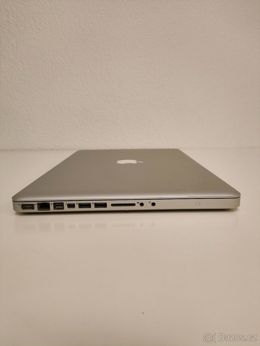 MacBook Pro 15 2011 | i7 • 16GB • 256GB - 9